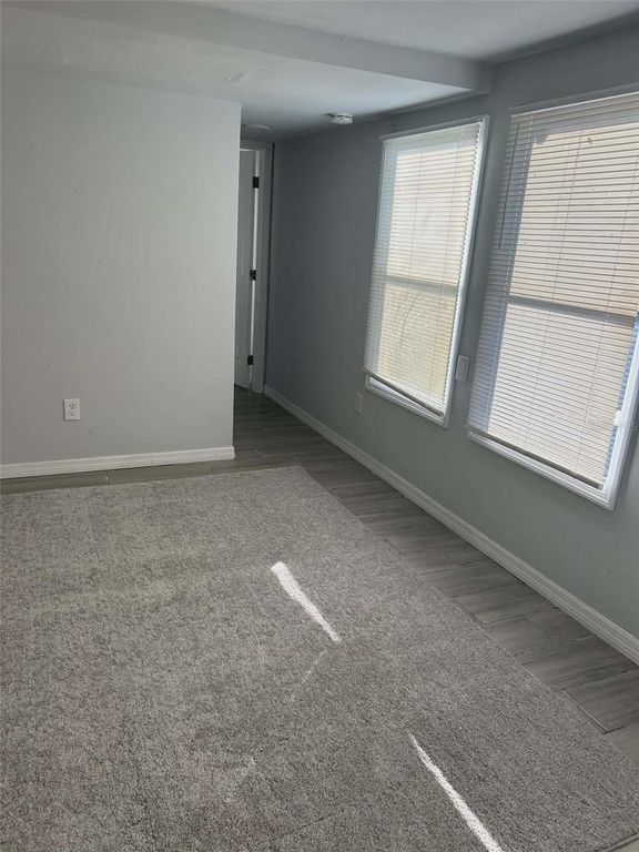 Image 2 of property listing at 1106 50TH AVENUE DRIVE W, Bradenton, FL 34207