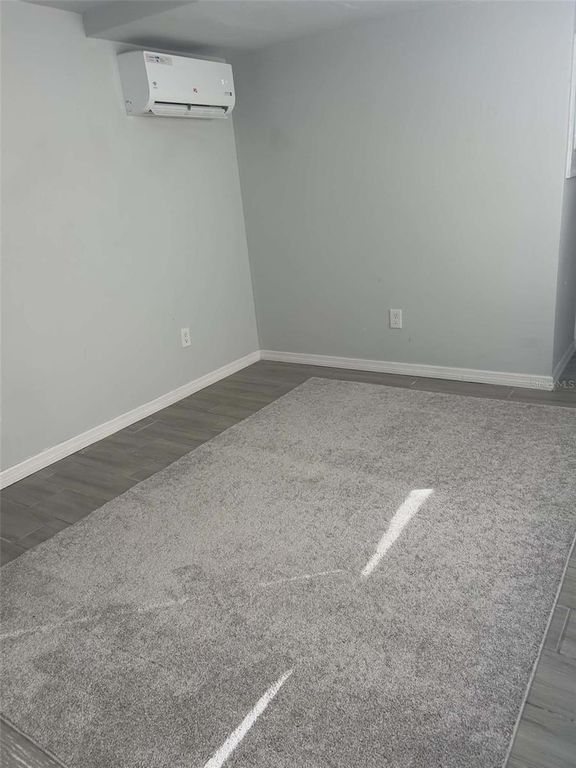 Image 3 of property listing at 1106 50TH AVENUE DRIVE W, Bradenton, FL 34207