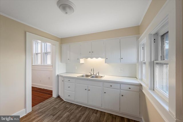 1006 S CAMERON ST, Winchester, VA 22601