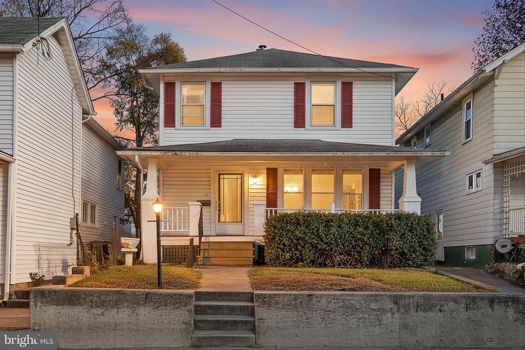 1006 S CAMERON ST, Winchester, VA 22601