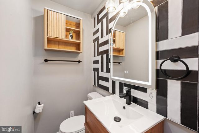 6027 WOODCREST AVE, Philadelphia, PA 19131