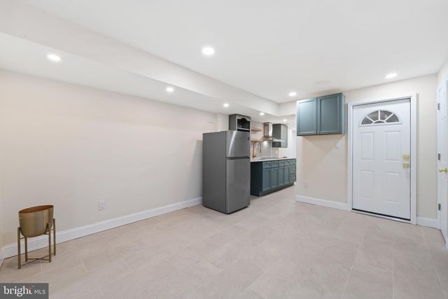 6027 WOODCREST AVE, Philadelphia, PA 19131