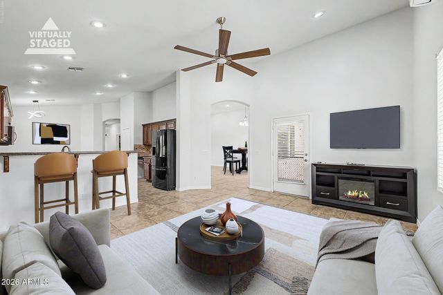 2021 E INDIGO Drive, Chandler, AZ 85286