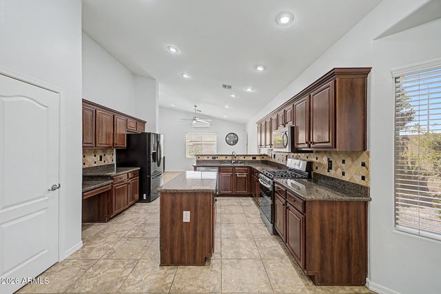 2021 E INDIGO Drive, Chandler, AZ 85286