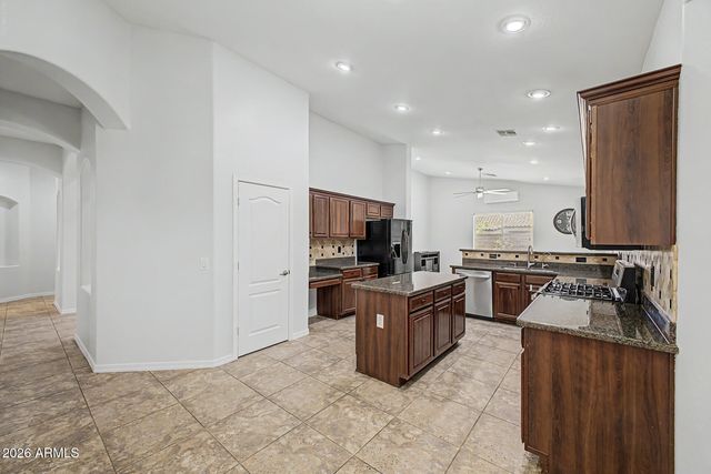 2021 E INDIGO Drive, Chandler, AZ 85286