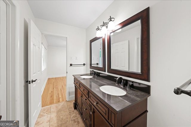 620 Spalding Drive, Sandy Springs, GA 30328