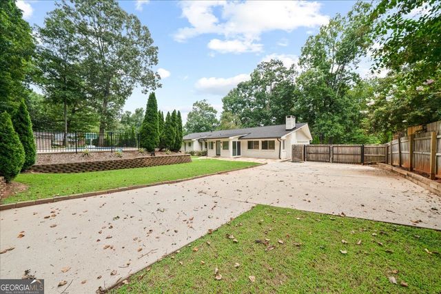 620 Spalding Drive, Sandy Springs, GA 30328