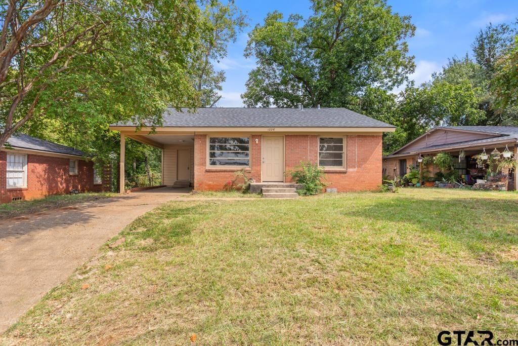 1226 S Fleishel, Tyler, TX 75701