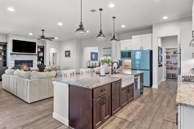 979 Inka RD, Salado, TX 76571