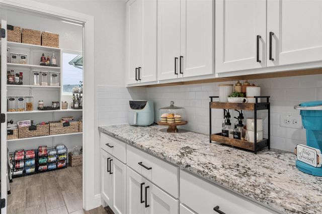 979 Inka RD, Salado, TX 76571