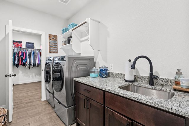 979 Inka RD, Salado, TX 76571