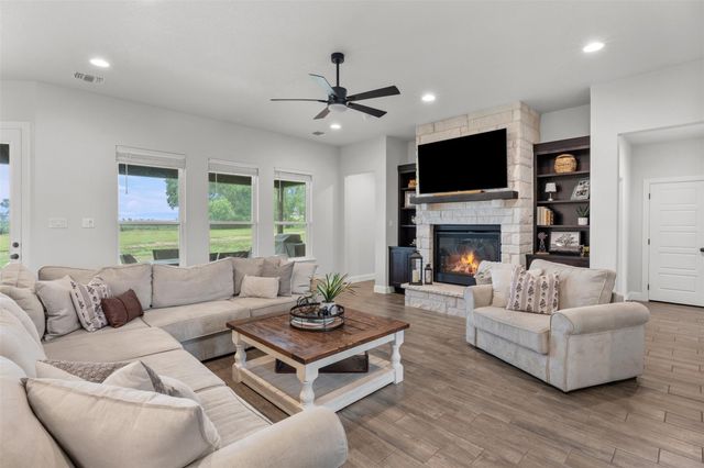 979 Inka RD, Salado, TX 76571
