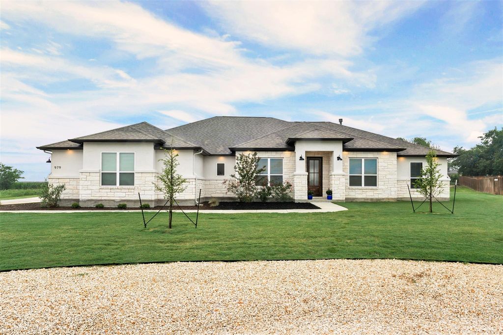 979 Inka RD, Salado, TX 76571
