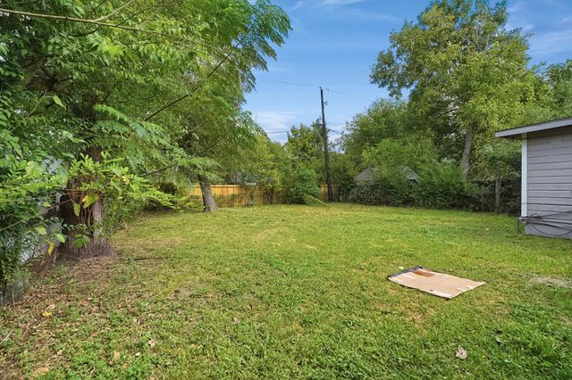 5851 Southtown Street, Houston, TX 77033