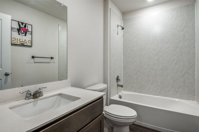 728 Glover Drive, Aubrey, TX 76227