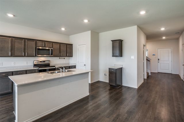 728 Glover Drive, Aubrey, TX 76227