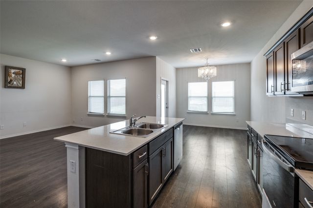 728 Glover Drive, Aubrey, TX 76227
