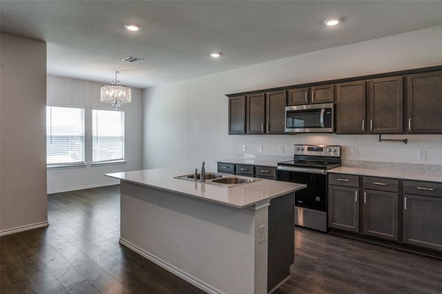 728 Glover Drive, Aubrey, TX 76227