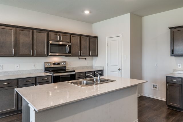 728 Glover Drive, Aubrey, TX 76227