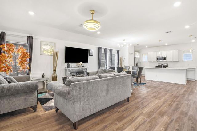 7338 Bartoncliff Drive, Katy, TX 77493