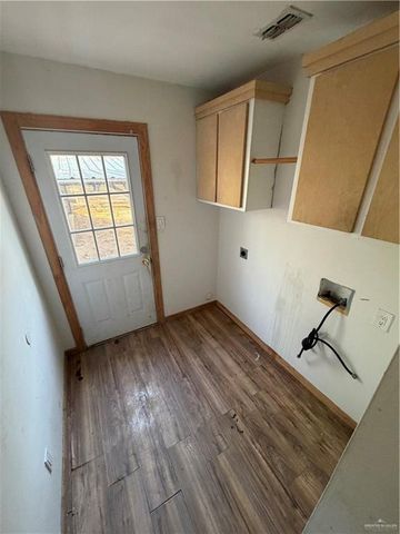 321 S Nicholson Avenue, Mission, TX 78572