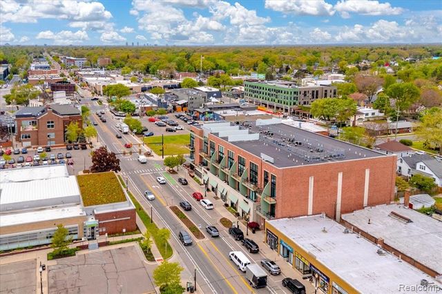 211 E 9 Mile Road 206, Ferndale, MI 48220