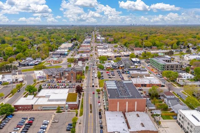 211 E 9 Mile Road 206, Ferndale, MI 48220