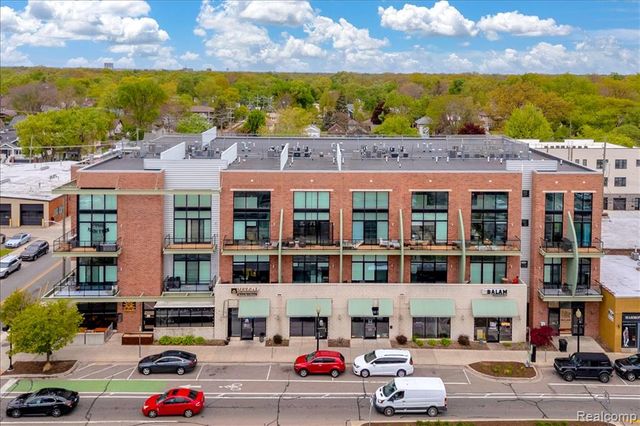 211 E 9 Mile Road 206, Ferndale, MI 48220