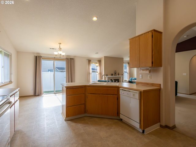 14703 Nw 7TH Pl, Vancouver, WA 98685