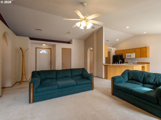 14703 Nw 7TH Pl, Vancouver, WA 98685