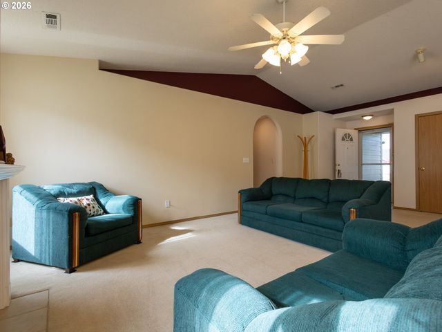 14703 Nw 7TH Pl, Vancouver, WA 98685