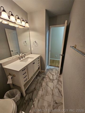 7404 E Forest Ridge Boulevard, Broken Arrow, OK 74014