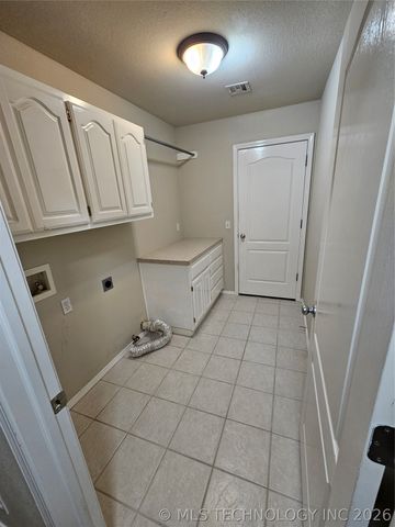 7404 E Forest Ridge Boulevard, Broken Arrow, OK 74014