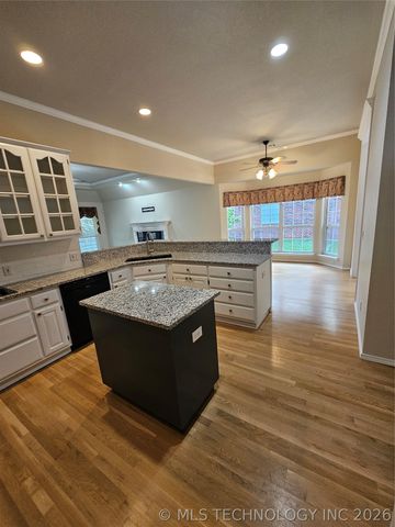7404 E Forest Ridge Boulevard, Broken Arrow, OK 74014