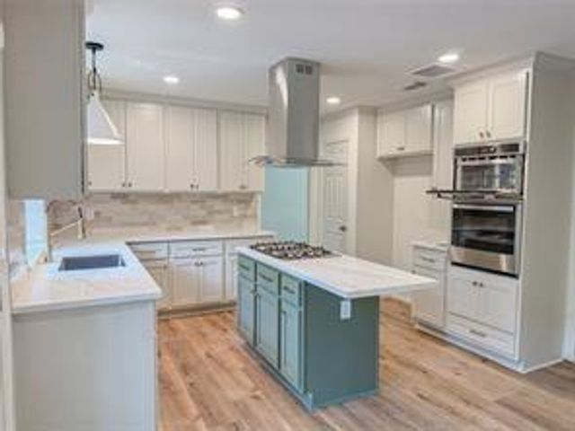 150 Rushwing Place, The Woodlands, TX 77381