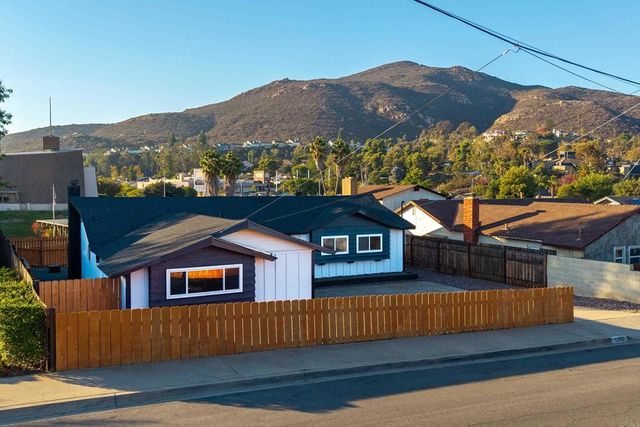 6548 Bantam Lake Circle, San Diego, CA 92119