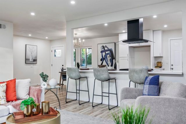 6548 Bantam Lake Circle, San Diego, CA 92119