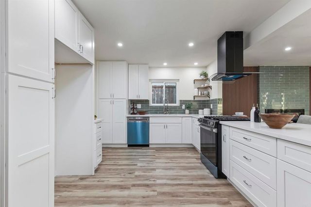 6548 Bantam Lake Circle, San Diego, CA 92119