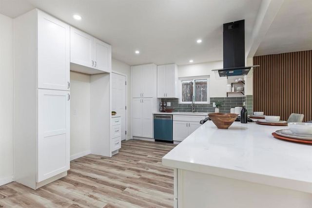 6548 Bantam Lake Circle, San Diego, CA 92119