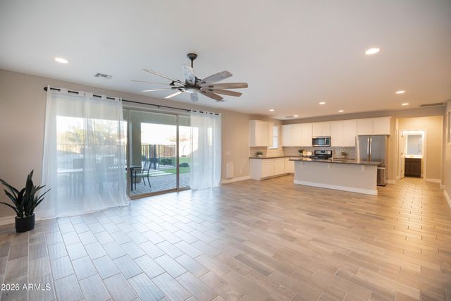 2236 W MADISEN MARIE Avenue, San Tan Valley, AZ 85144