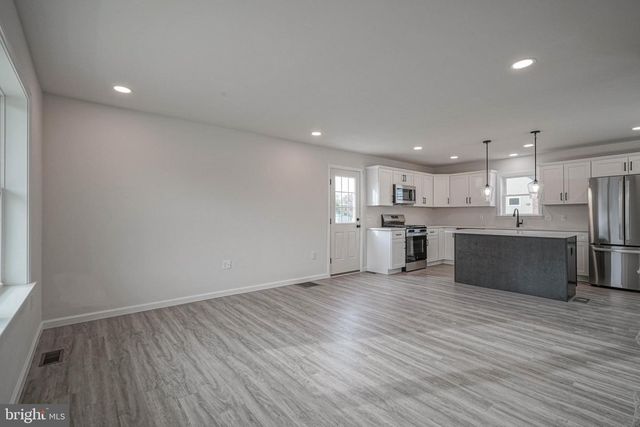 3 MYRTLE AVE, Gloucester City, NJ 08030