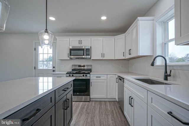 3 MYRTLE AVE, Gloucester City, NJ 08030