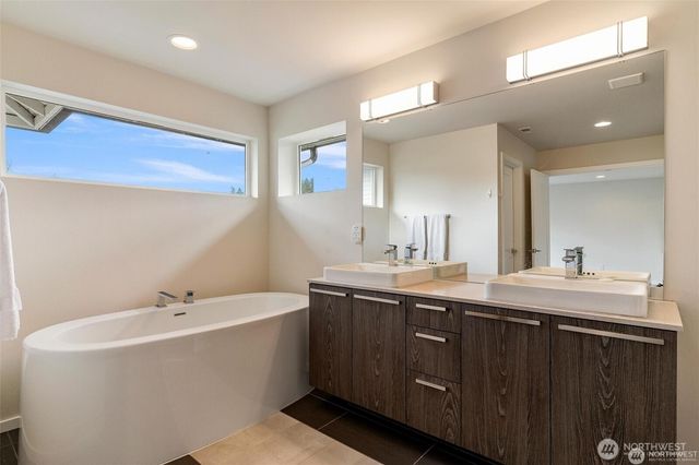 35517 56th Avenue S, Auburn, WA 98001