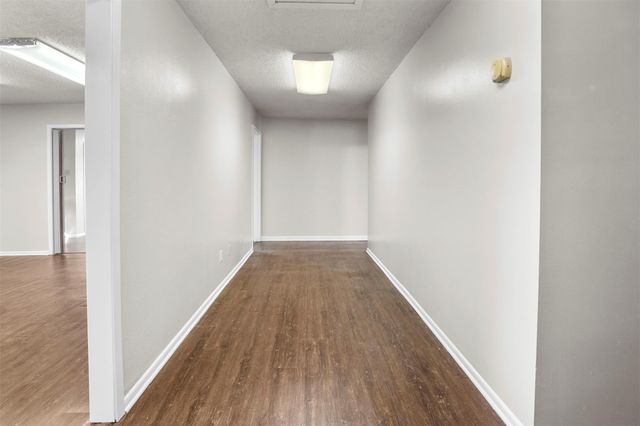 206 S Fenner Avenue, Cleveland, TX 77327