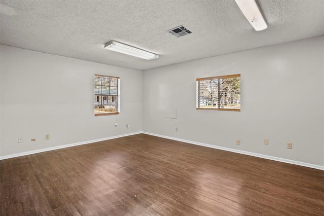 206 S Fenner Avenue, Cleveland, TX 77327