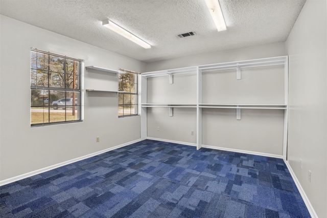 206 S Fenner Avenue, Cleveland, TX 77327