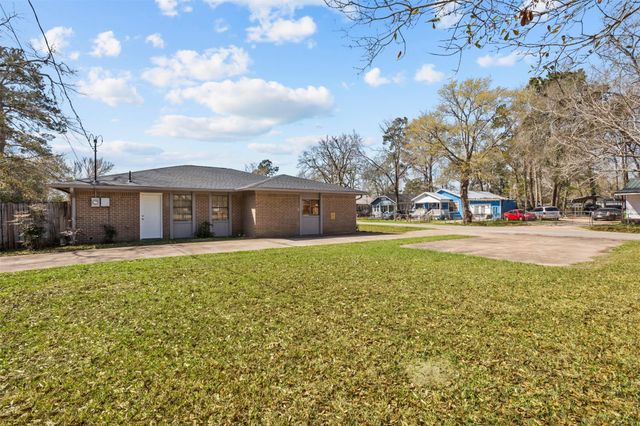 206 S Fenner Avenue, Cleveland, TX 77327