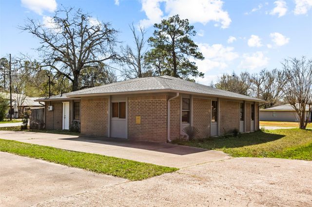 206 S Fenner Avenue, Cleveland, TX 77327