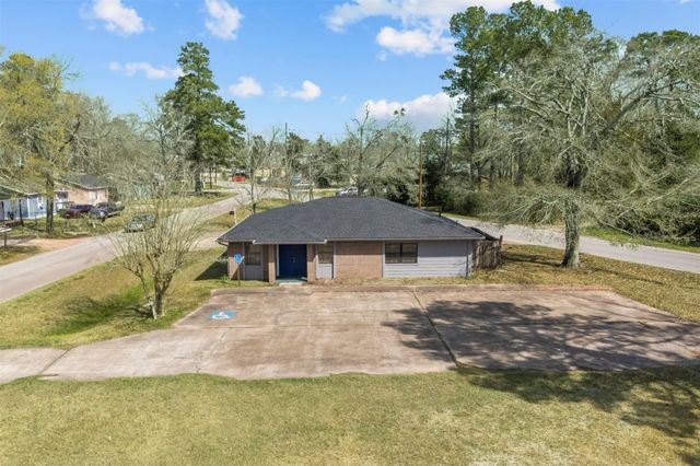 206 S Fenner Avenue, Cleveland, TX 77327