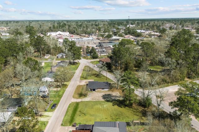 206 S Fenner Avenue, Cleveland, TX 77327